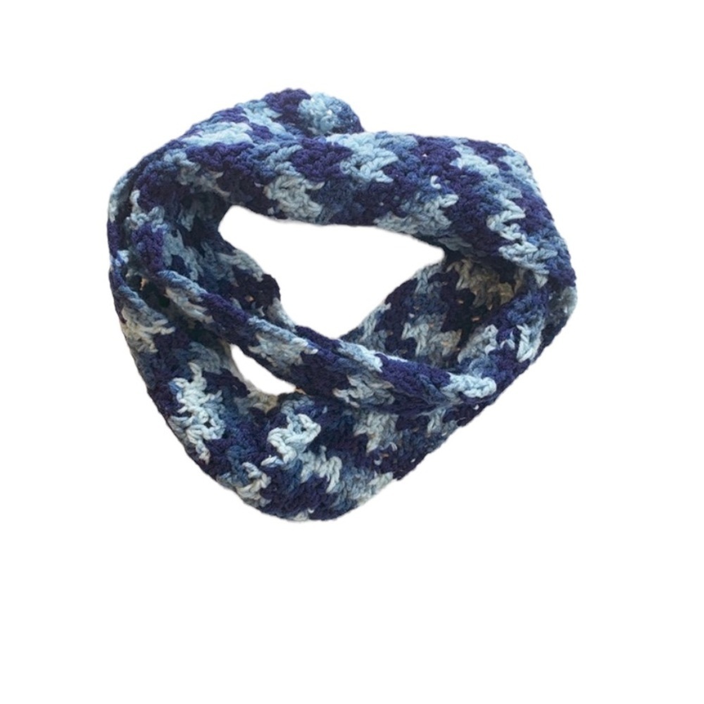 DIY | Knit Infinity Scarf Blue & Light Blue